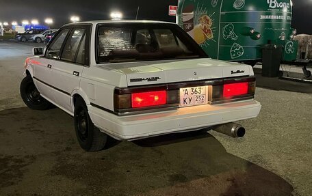 Nissan Laurel VIII, 1987 год, 300 000 рублей, 3 фотография