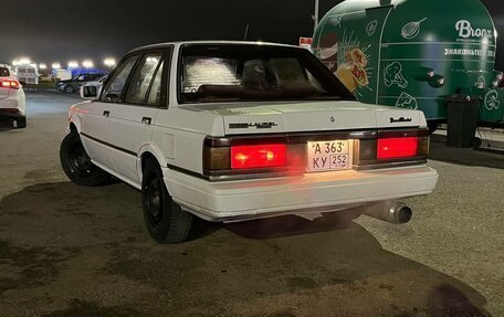 Nissan Laurel VIII, 1987 год, 300 000 рублей, 11 фотография