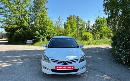 Hyundai Solaris II рестайлинг, 2014 год, 1 050 000 рублей, 2 фотография