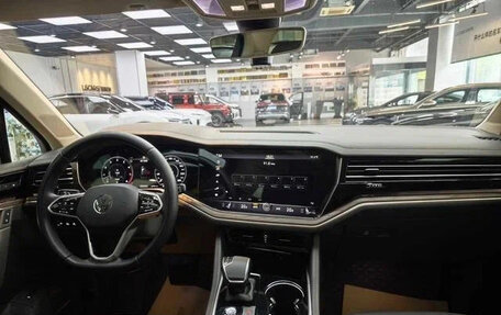 Volkswagen Touareg III, 2021 год, 4 710 000 рублей, 6 фотография