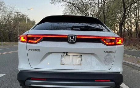 Honda Vezel, 2024 год, 2 060 000 рублей, 5 фотография