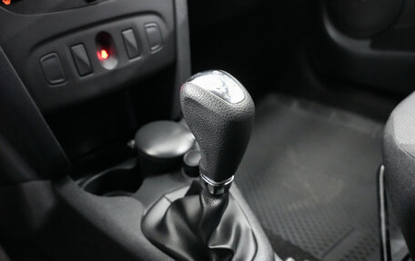 Renault Logan II, 2015 год, 822 000 рублей, 14 фотография