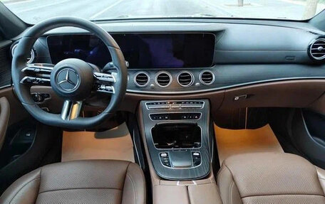 Mercedes-Benz E-Класс, 2021 год, 4 110 000 рублей, 3 фотография