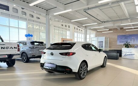 Mazda 3, 2021 год, 2 099 999 рублей, 6 фотография