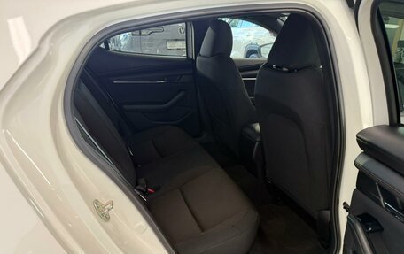 Mazda 3, 2021 год, 2 099 999 рублей, 18 фотография