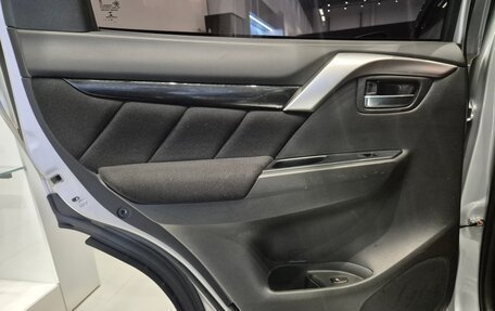 Mitsubishi Pajero Sport III рестайлинг, 2019 год, 2 990 000 рублей, 24 фотография