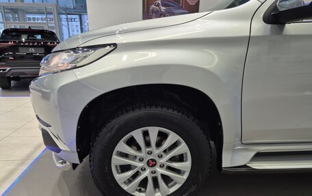Mitsubishi Pajero Sport III рестайлинг, 2019 год, 2 990 000 рублей, 15 фотография