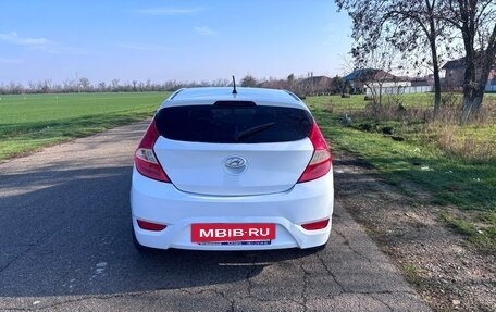 Hyundai Solaris II рестайлинг, 2013 год, 670 000 рублей, 2 фотография