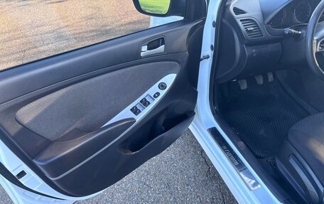 Hyundai Solaris II рестайлинг, 2013 год, 670 000 рублей, 9 фотография