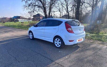 Hyundai Solaris II рестайлинг, 2013 год, 670 000 рублей, 3 фотография