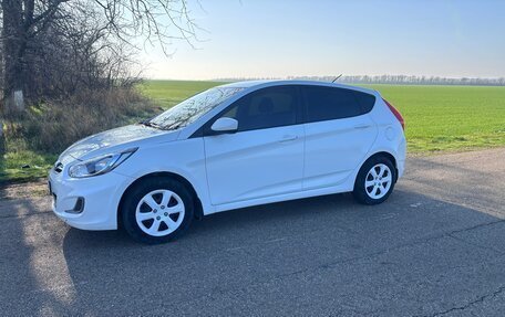 Hyundai Solaris II рестайлинг, 2013 год, 670 000 рублей, 7 фотография