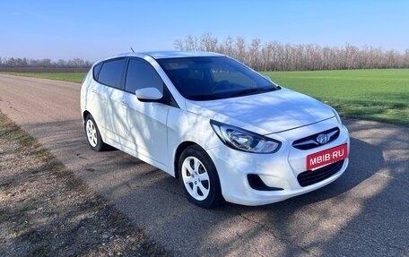 Hyundai Solaris II рестайлинг, 2013 год, 670 000 рублей, 5 фотография