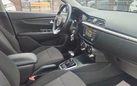 KIA Rio IV, 2017 год, 1 319 990 рублей, 12 фотография