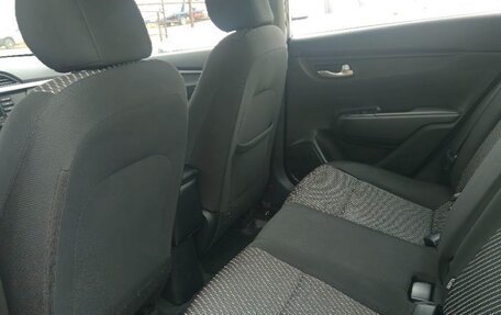 KIA Rio IV, 2017 год, 1 319 990 рублей, 10 фотография