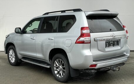 Toyota Land Cruiser Prado 150 рестайлинг 2, 2014 год, 3 260 000 рублей, 8 фотография