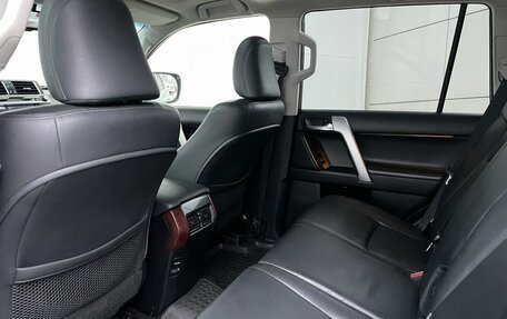 Toyota Land Cruiser Prado 150 рестайлинг 2, 2014 год, 3 260 000 рублей, 12 фотография