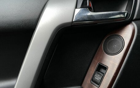 Toyota Land Cruiser Prado 150 рестайлинг 2, 2014 год, 3 260 000 рублей, 29 фотография