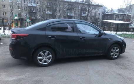 KIA Rio IV, 2018 год, 998 000 рублей, 2 фотография