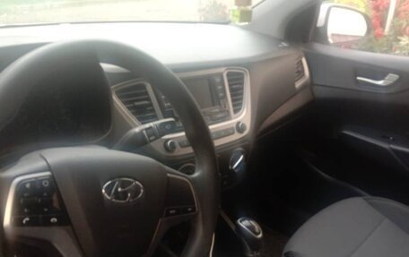 Hyundai Solaris II рестайлинг, 2021 год, 1 690 000 рублей, 10 фотография