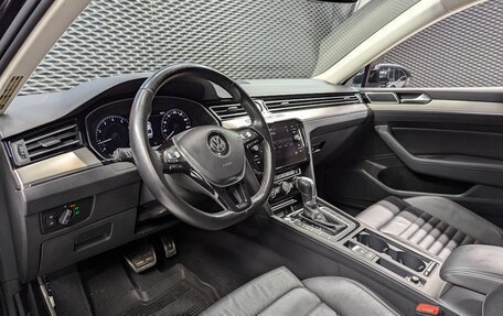 Volkswagen Passat B8 рестайлинг, 2019 год, 2 400 000 рублей, 14 фотография