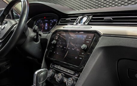 Volkswagen Passat B8 рестайлинг, 2019 год, 2 400 000 рублей, 34 фотография