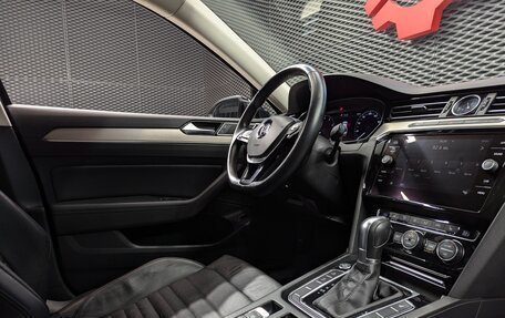 Volkswagen Passat B8 рестайлинг, 2019 год, 2 400 000 рублей, 35 фотография