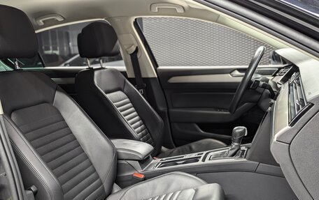 Volkswagen Passat B8 рестайлинг, 2019 год, 2 400 000 рублей, 37 фотография