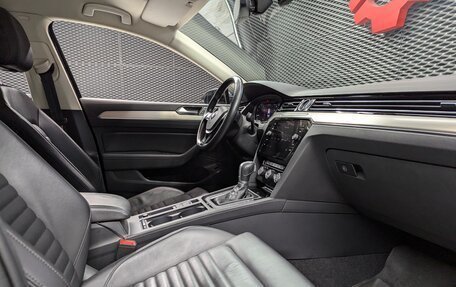 Volkswagen Passat B8 рестайлинг, 2019 год, 2 400 000 рублей, 36 фотография