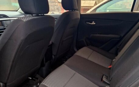 KIA Rio IV, 2018 год, 1 600 000 рублей, 9 фотография