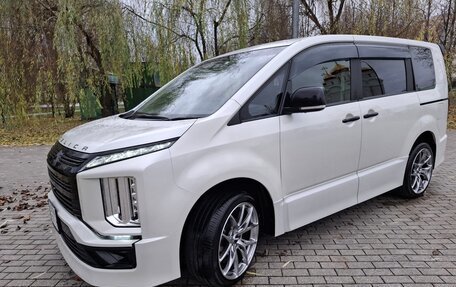 Mitsubishi Delica D:5 I, 2020 год, 2 900 000 рублей, 3 фотография