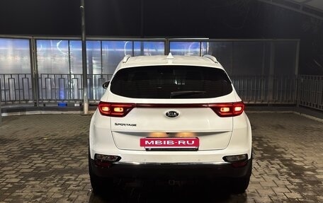 KIA Sportage IV рестайлинг, 2021 год, 2 200 000 рублей, 5 фотография