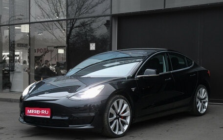 Tesla Model 3 I, 2019 год, 3 790 000 рублей, 1 фотография