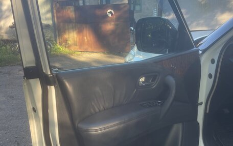 Nissan Patrol, 2010 год, 1 850 000 рублей, 8 фотография