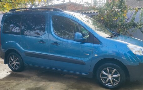 Peugeot Partner II рестайлинг 2, 2012 год, 700 000 рублей, 2 фотография