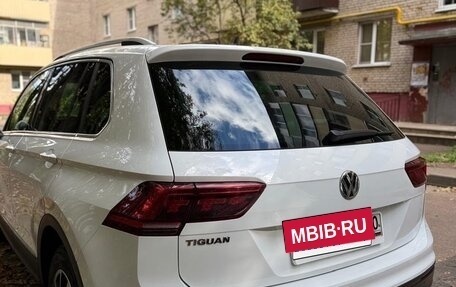 Volkswagen Tiguan II, 2018 год, 2 100 000 рублей, 2 фотография