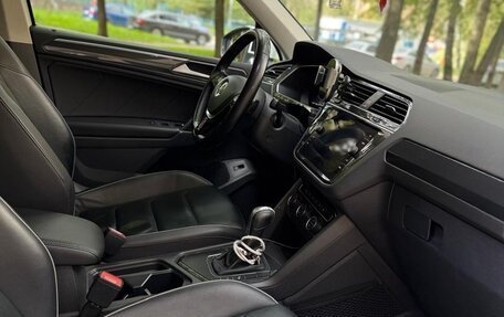 Volkswagen Tiguan II, 2018 год, 2 100 000 рублей, 10 фотография