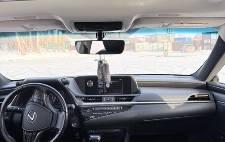 Lexus ES VII, 2019 год, 3 950 000 рублей, 13 фотография