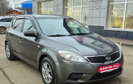 KIA cee'd I рестайлинг, 2010 год, 670 000 рублей, 6 фотография