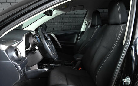 Toyota RAV4, 2019 год, 2 700 000 рублей, 10 фотография