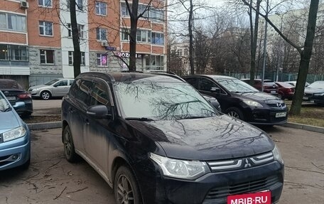 Mitsubishi Outlander III рестайлинг 3, 2013 год, 1 250 000 рублей, 7 фотография