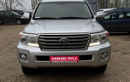 Toyota Land Cruiser 200, 2013 год, 4 050 000 рублей, 1 фотография