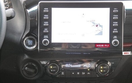 Toyota Hilux VIII, 2025 год, 7 190 000 рублей, 10 фотография