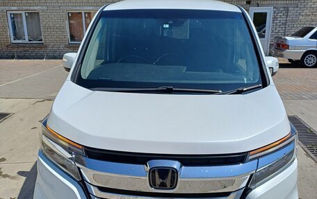 Honda Stepwgn IV, 2018 год, 2 499 999 рублей, 4 фотография