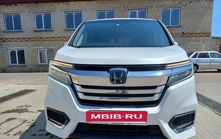 Honda Stepwgn IV, 2018 год, 2 499 999 рублей, 6 фотография