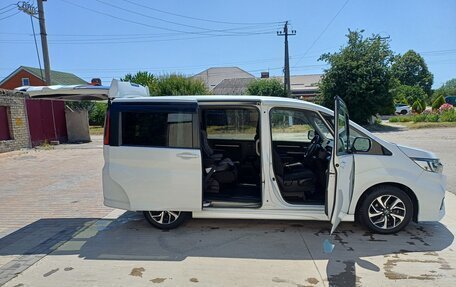 Honda Stepwgn IV, 2018 год, 2 499 999 рублей, 11 фотография