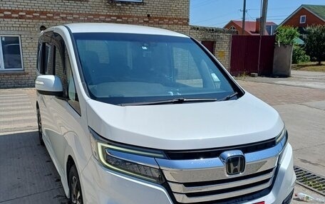 Honda Stepwgn IV, 2018 год, 2 499 999 рублей, 8 фотография