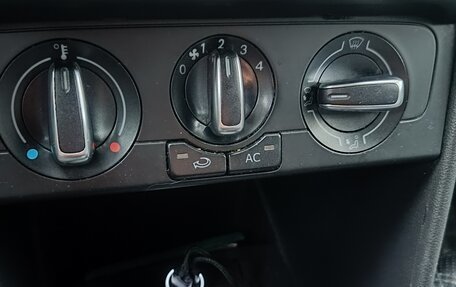 Volkswagen Polo VI (EU Market), 2012 год, 450 000 рублей, 14 фотография