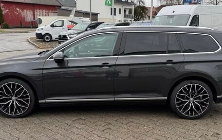 Volkswagen Passat B8 рестайлинг, 2019 год, 4 580 000 рублей, 2 фотография