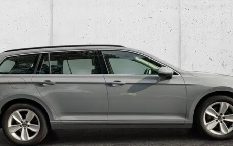 Volkswagen Passat B8 рестайлинг, 2019 год, 4 450 000 рублей, 7 фотография