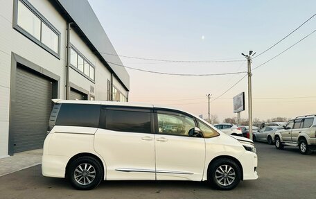 Toyota Voxy III, 2014 год, 1 749 000 рублей, 7 фотография